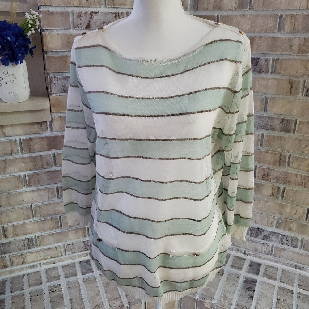 Lightweight sweater